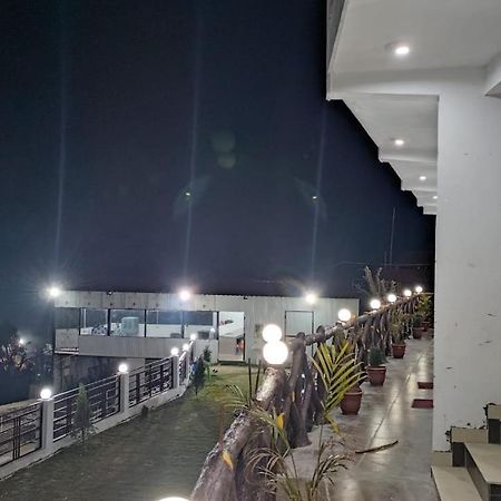 Sparkle Hotel Nanda Rishīkesh Exterior foto
